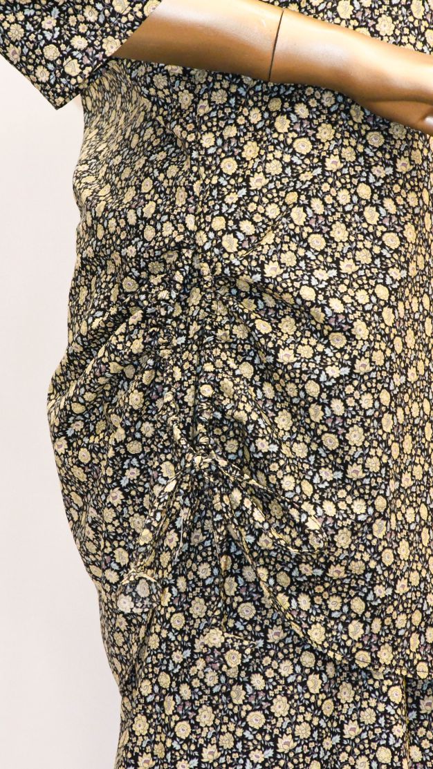 Co-Ord Set V Neck-Creamy on Black