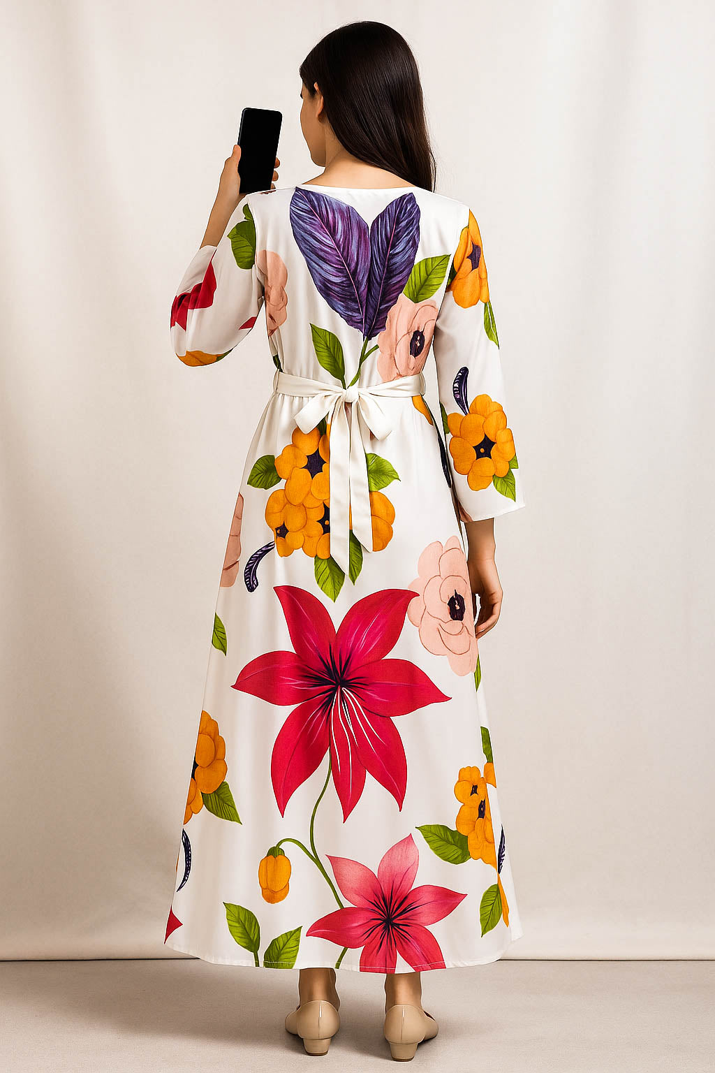 Bold Blossom Silk Maxi-Bold, Oversized Flowers